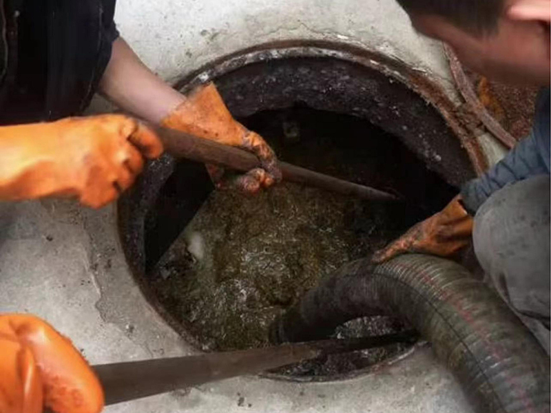 潮州清理化粪池时如何避免沼气的危害?